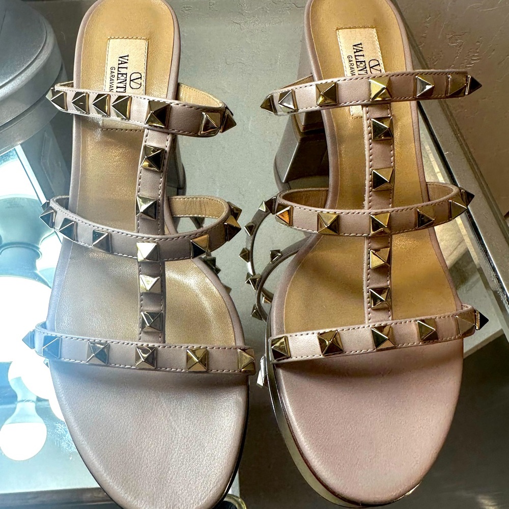 Valentino Rockstud Slide